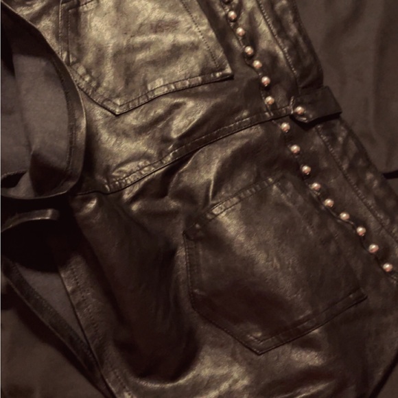 Shorts - Picture 3 of 3